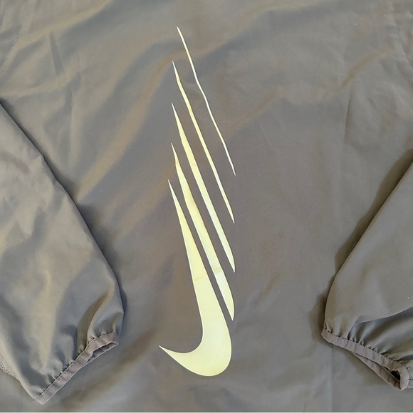 Nike DriFit Men's Standard Fit Olive Hooded Jacket Size XLarge - Picture 9 of 10